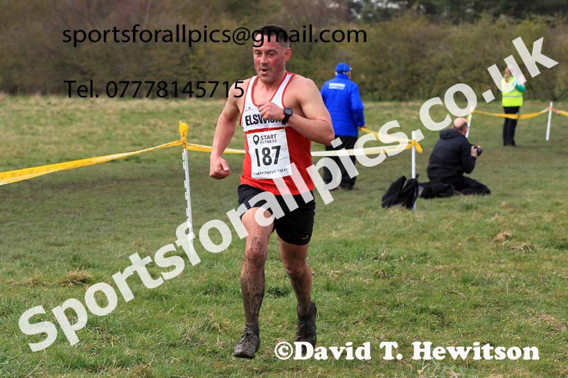 Men 35 to 60 in the 2023 BMAF Cross Country Champs., Wallsend. Photo: David T. Hewitson/Sports for All Pics